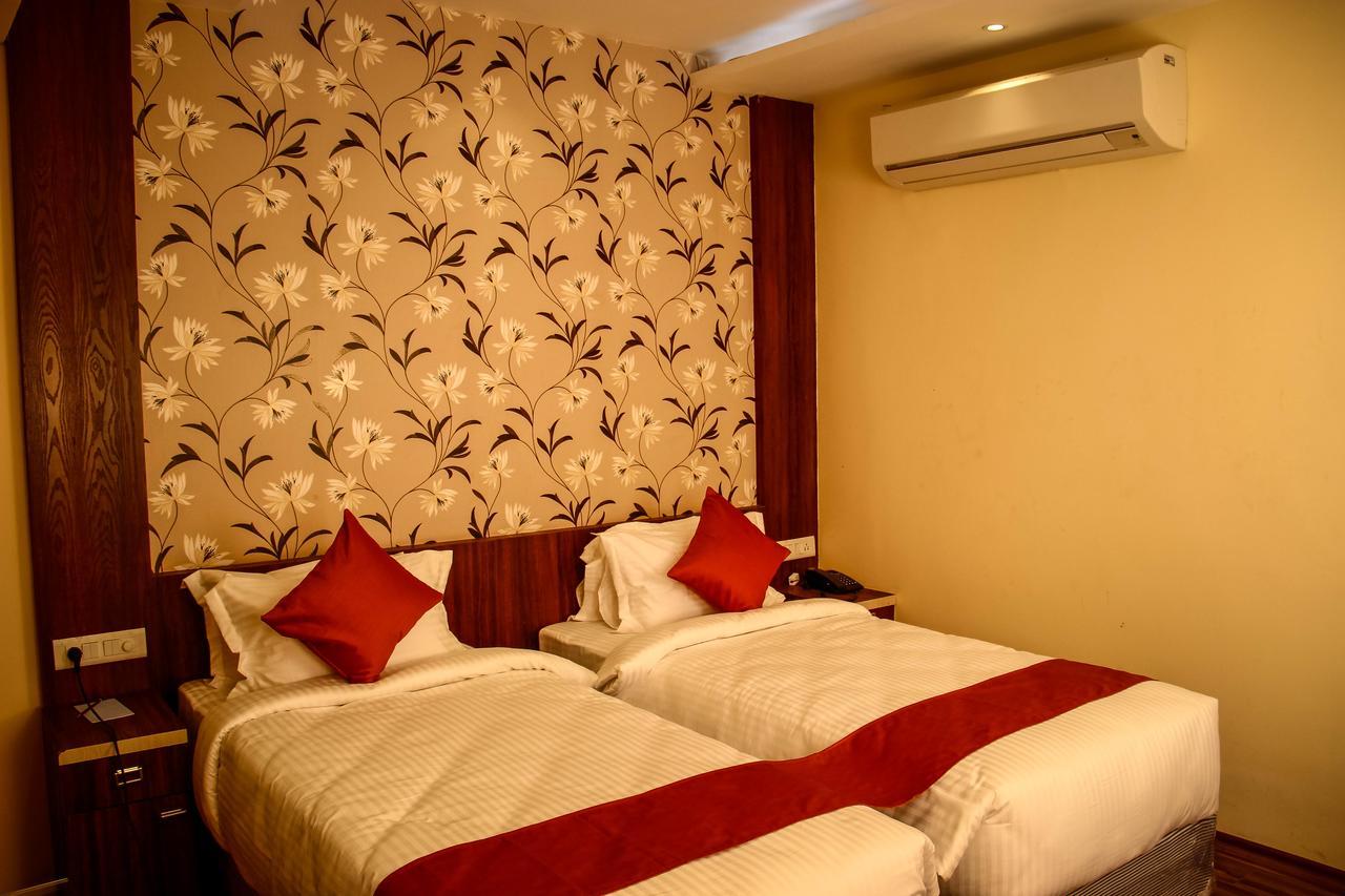 Regenta Inn Larica Kalküta Dış mekan fotoğraf