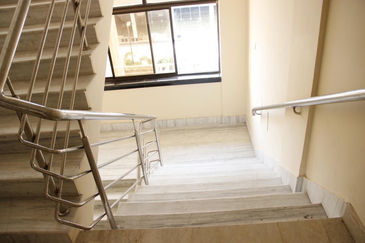 Regenta Inn Larica Kalküta Dış mekan fotoğraf