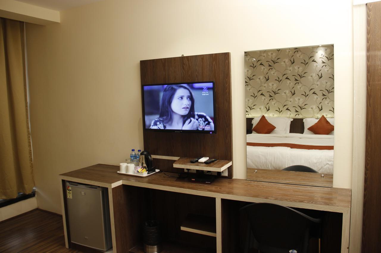Regenta Inn Larica Kalküta Dış mekan fotoğraf