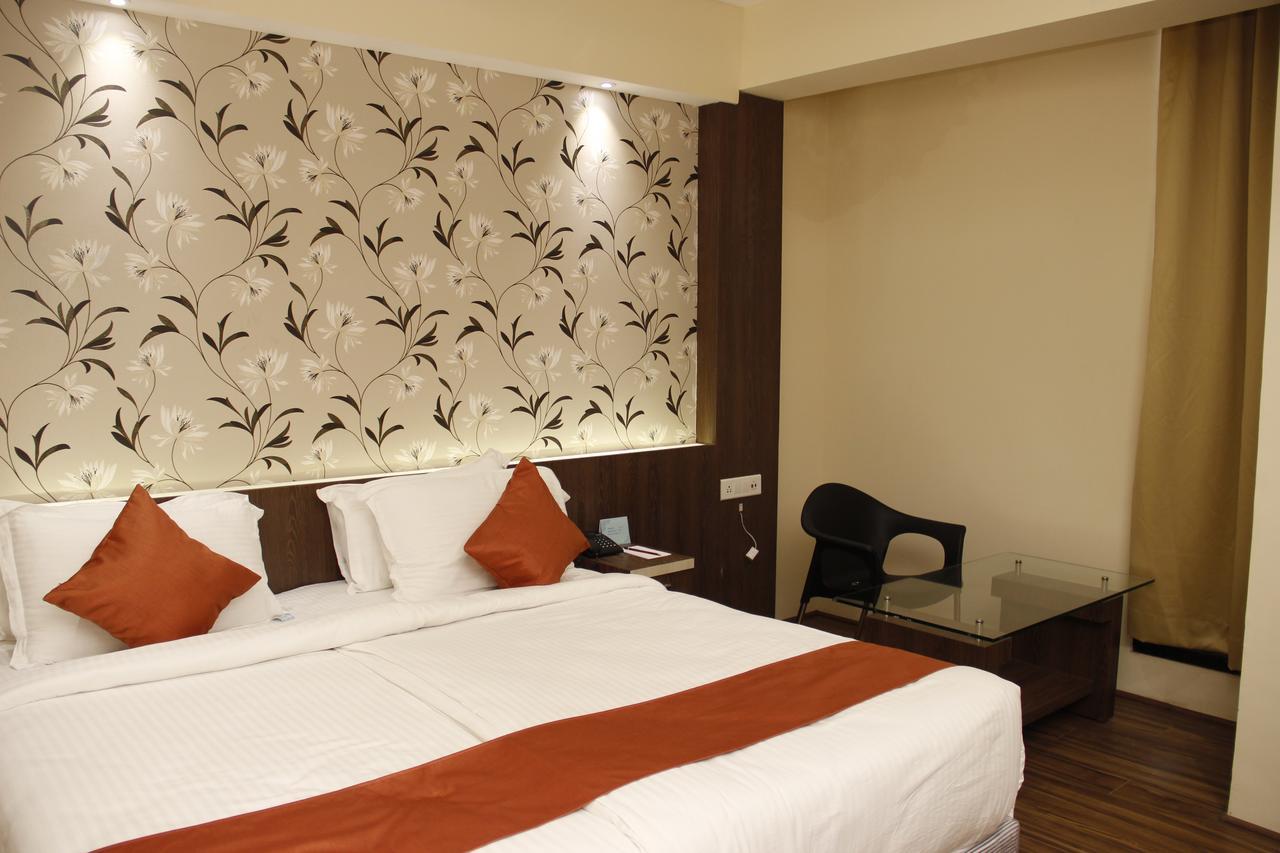 Regenta Inn Larica Kalküta Dış mekan fotoğraf