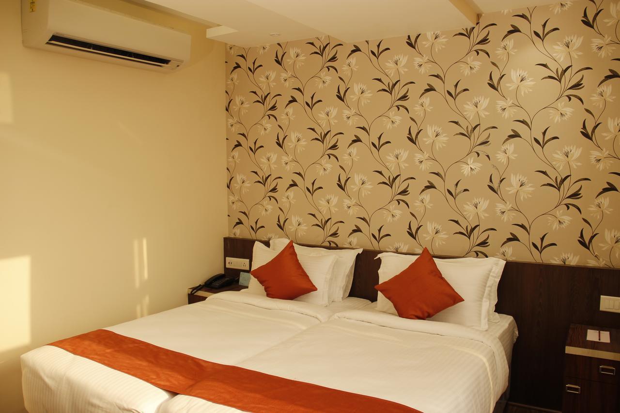 Regenta Inn Larica Kalküta Dış mekan fotoğraf