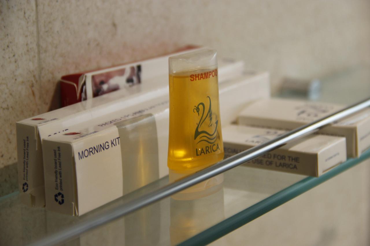 Regenta Inn Larica Kalküta Dış mekan fotoğraf