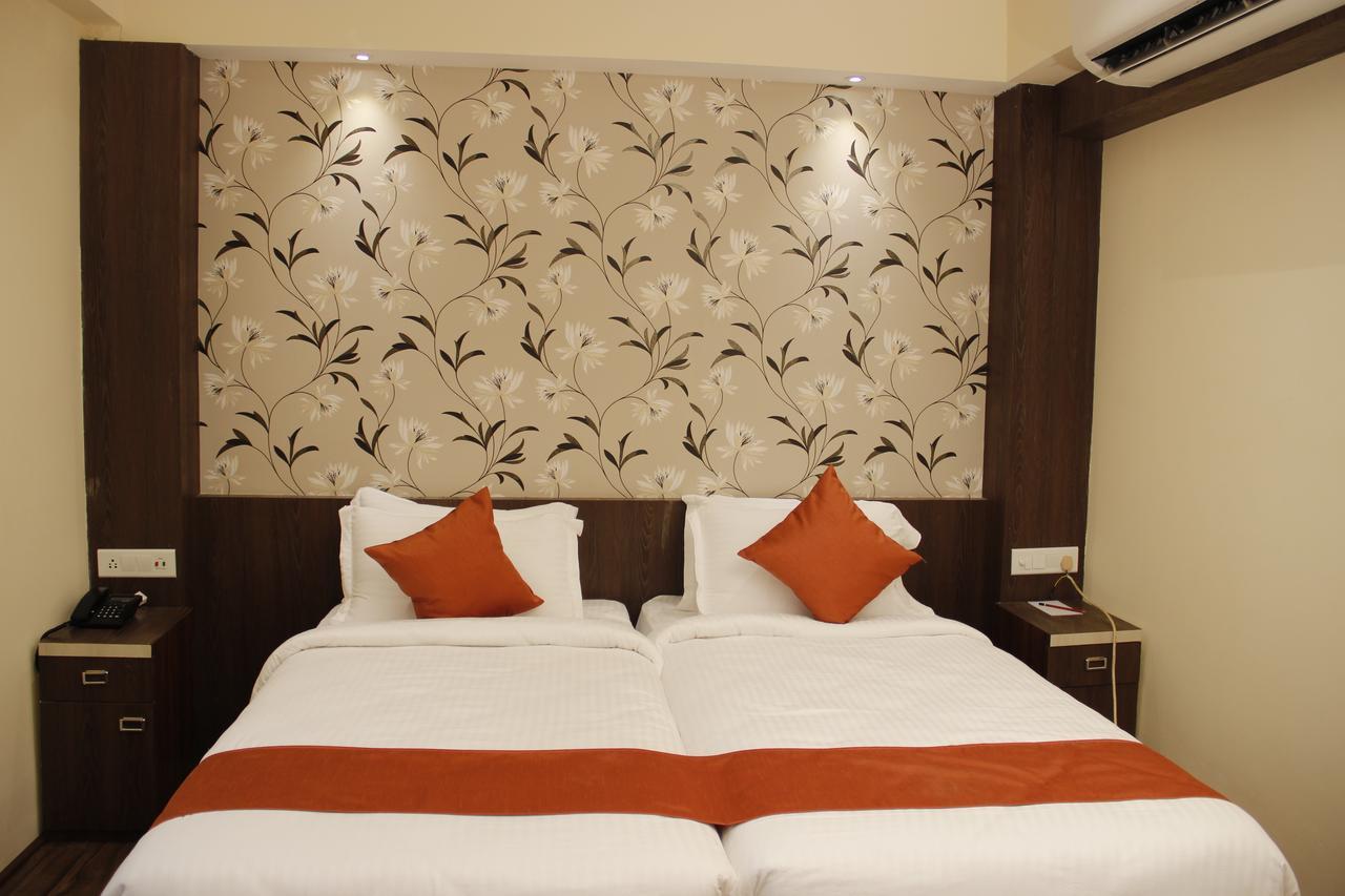 Regenta Inn Larica Kalküta Dış mekan fotoğraf