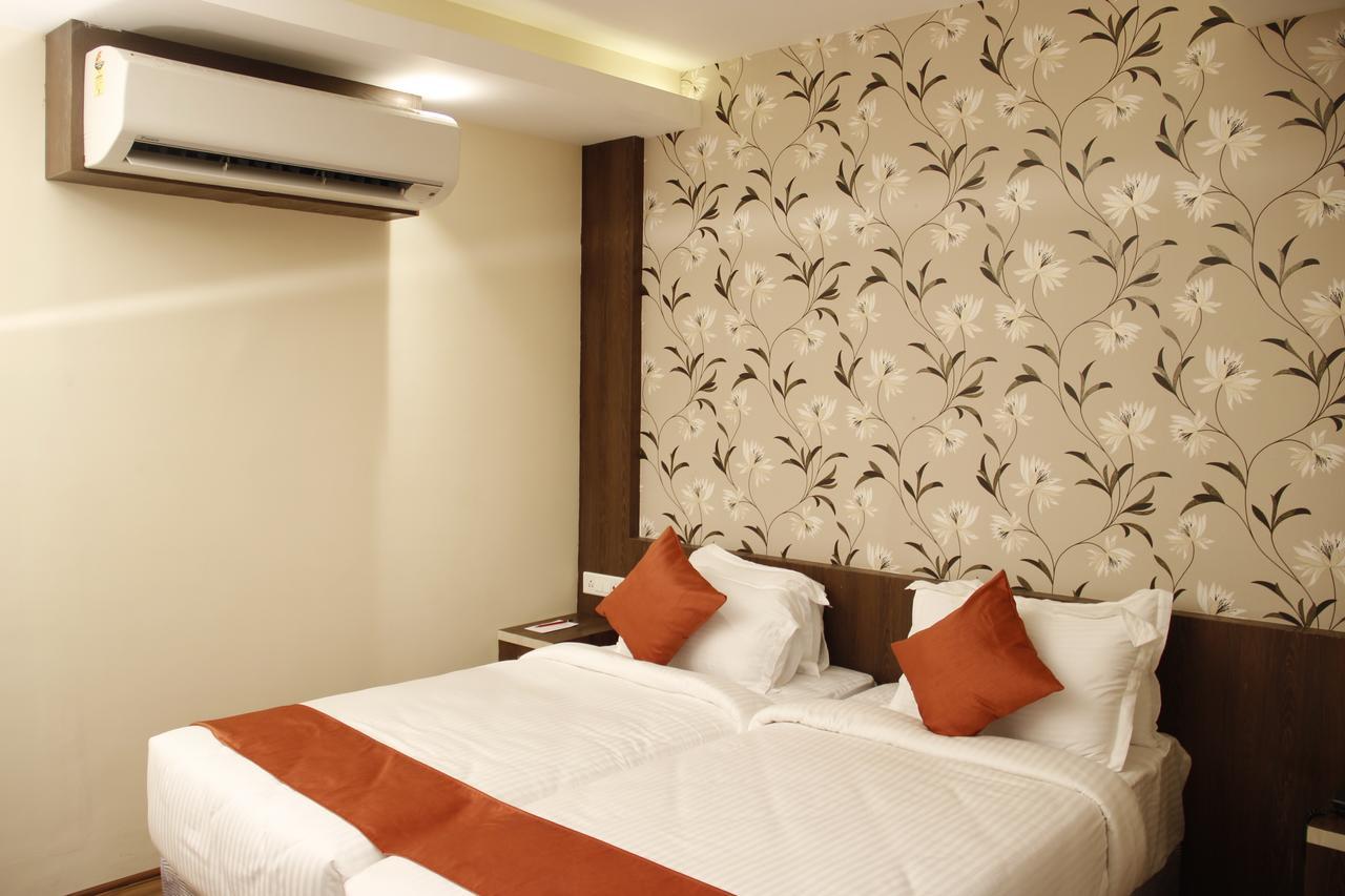 Regenta Inn Larica Kalküta Dış mekan fotoğraf