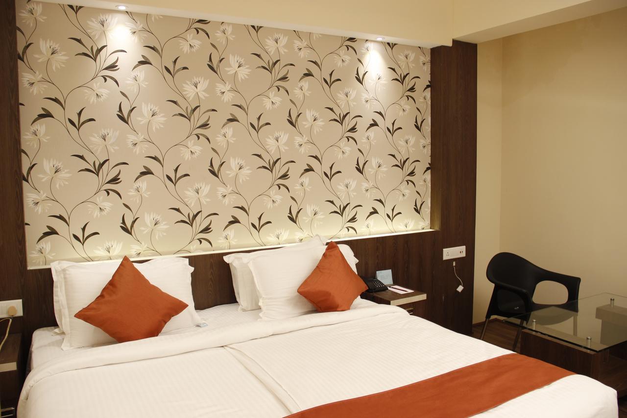 Regenta Inn Larica Kalküta Dış mekan fotoğraf