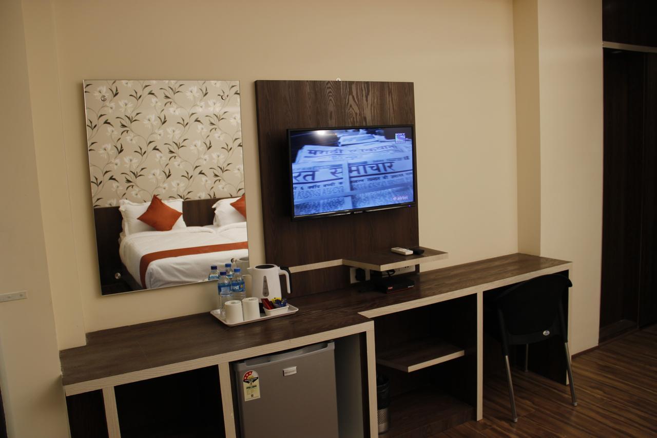 Regenta Inn Larica Kalküta Dış mekan fotoğraf