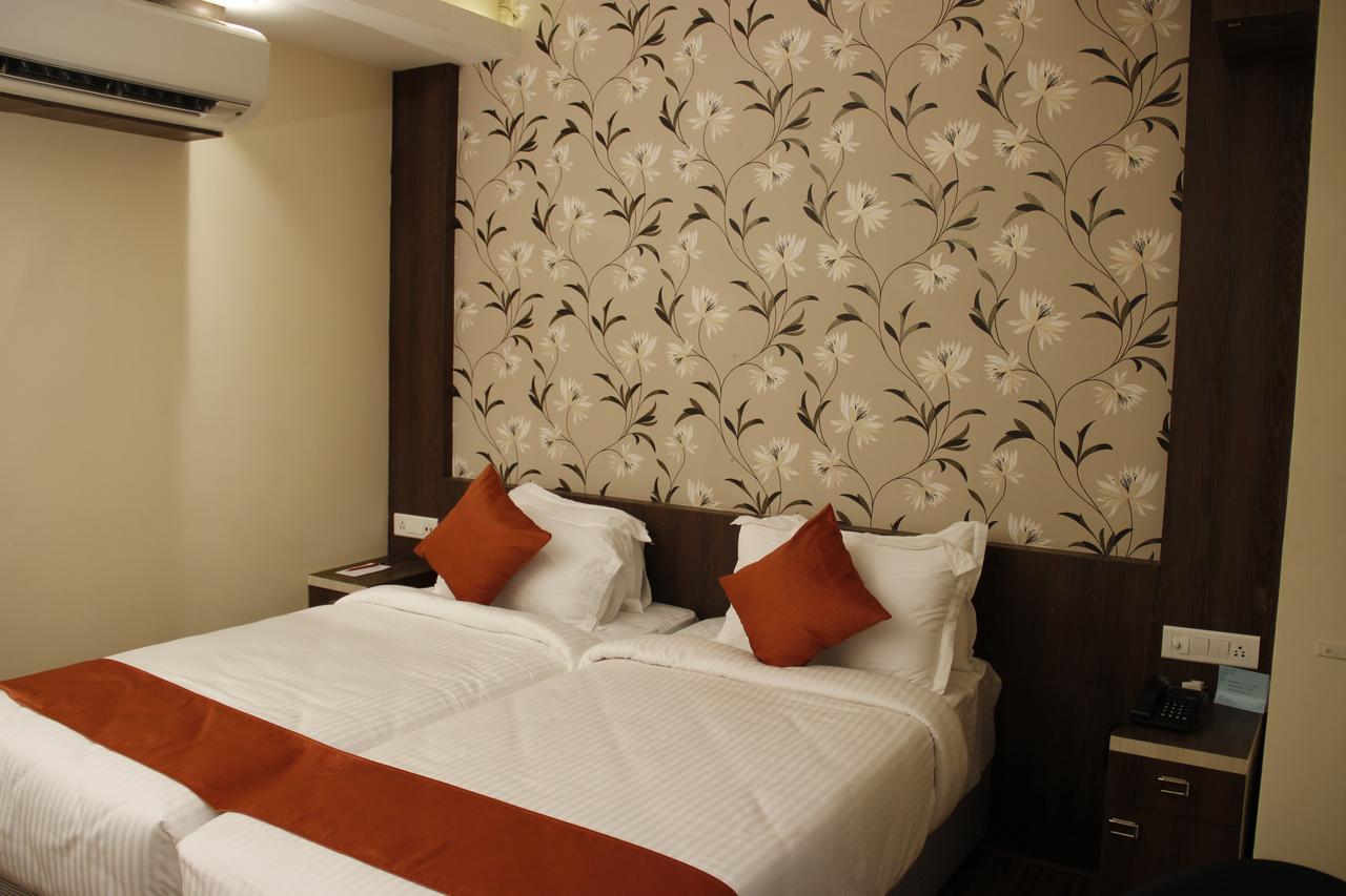 Regenta Inn Larica Kalküta Dış mekan fotoğraf