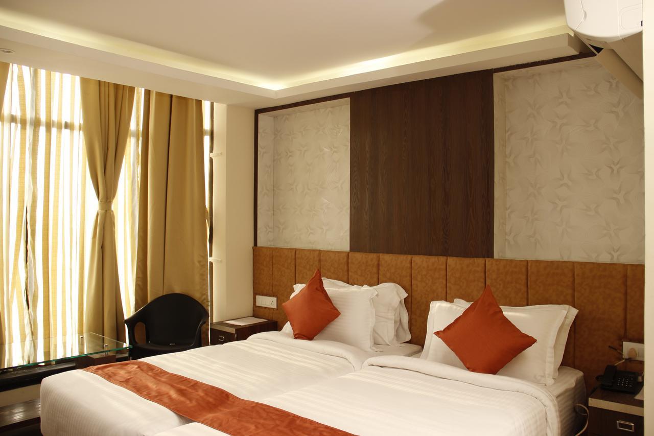 Regenta Inn Larica Kalküta Dış mekan fotoğraf