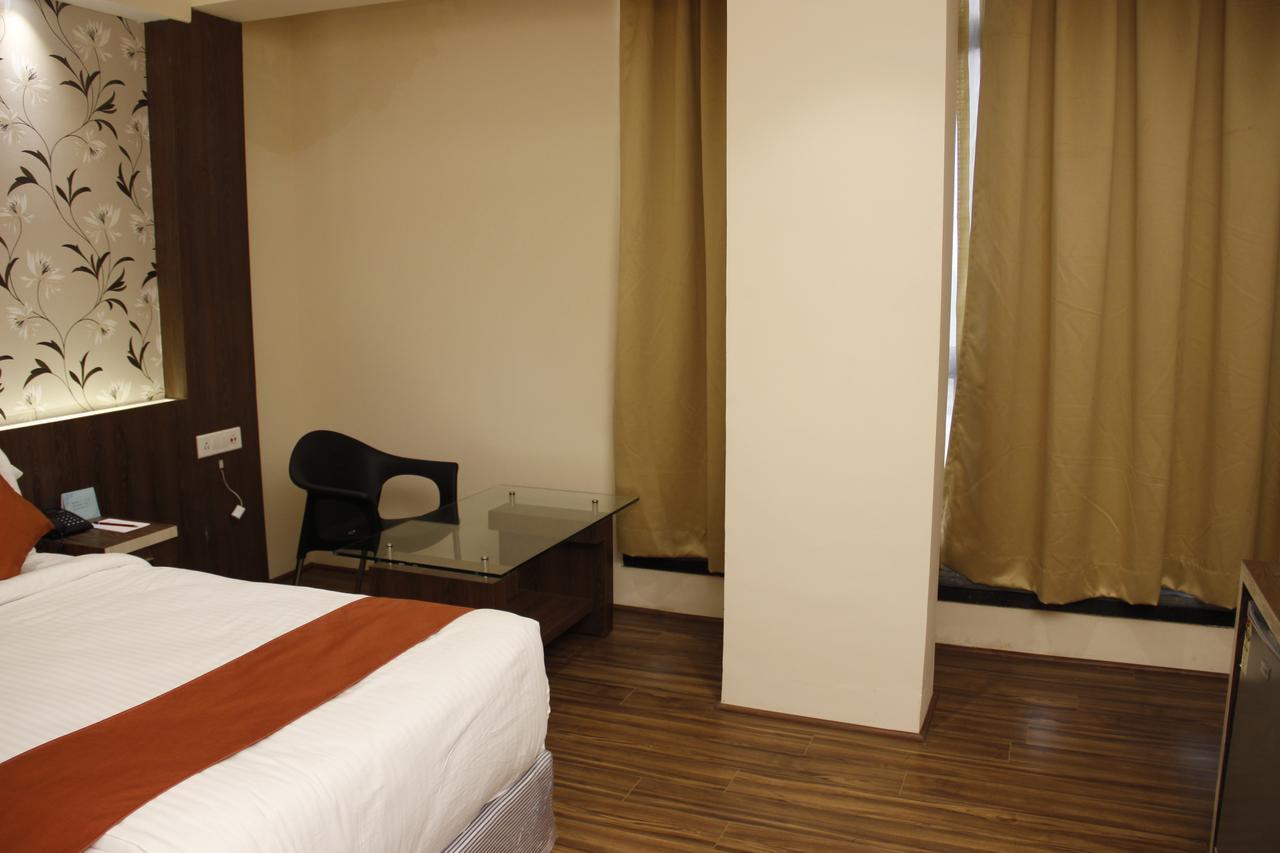 Regenta Inn Larica Kalküta Dış mekan fotoğraf