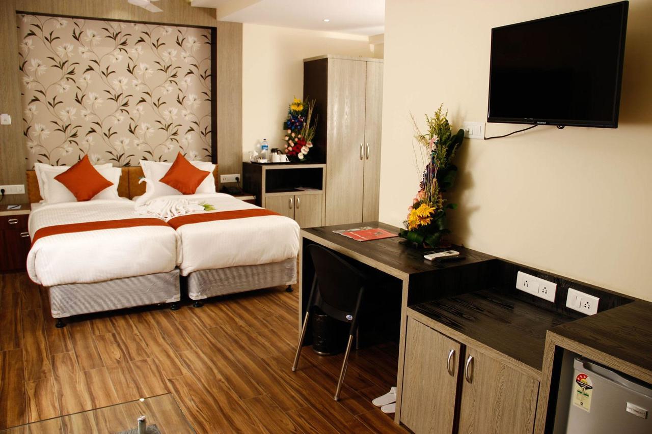Regenta Inn Larica Kalküta Dış mekan fotoğraf
